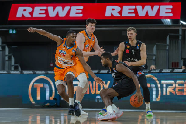 在接受采访 在接受采访