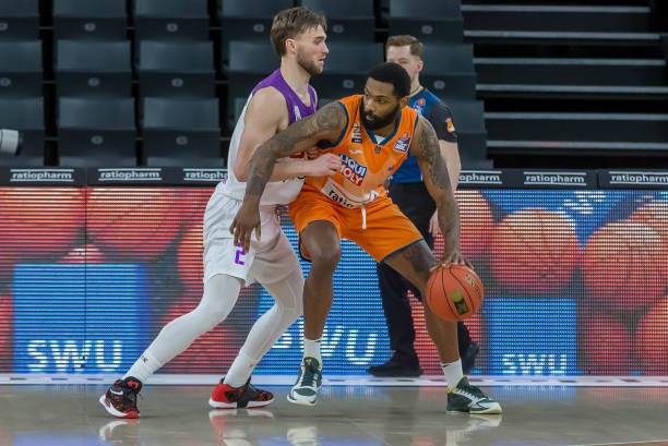 得过于僵硬 得过于僵硬